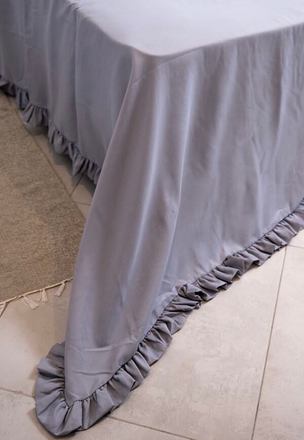 Parure de Lit Gris Base à volants '' 6 Pièces ''